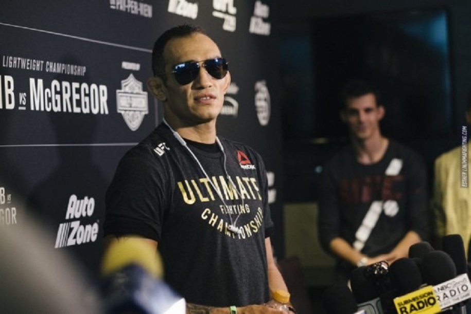Joe Rogan: Tony Ferguson là chiến binh đáng sợ nhất của hạng Lightweight UFC Joe Rogan: Tony Ferguson là chiến binh đáng sợ nhất của hạng Lightweight UFC